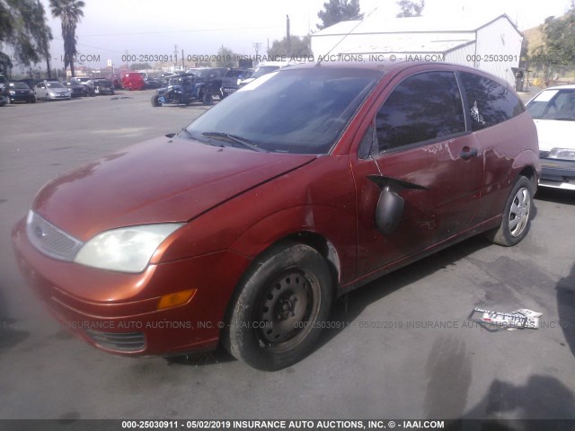 3FAFP31N85R120904 - 2005 FORD FOCUS ZX3 ORANGE photo 2