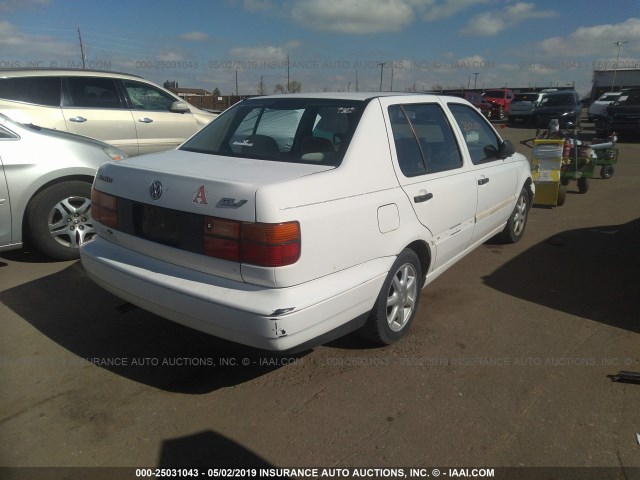 3VWSA81H5VM007312 - 1997 VOLKSWAGEN JETTA GLS WHITE photo 4