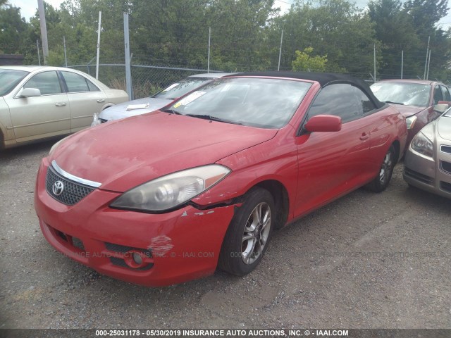4T1FA38PX7U127041 - 2007 TOYOTA CAMRY SOLARA SE/SLE RED photo 2