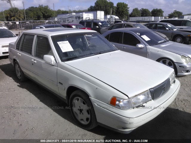 YV1KS9600W1126242 - 1998 VOLVO S90 WHITE photo 1