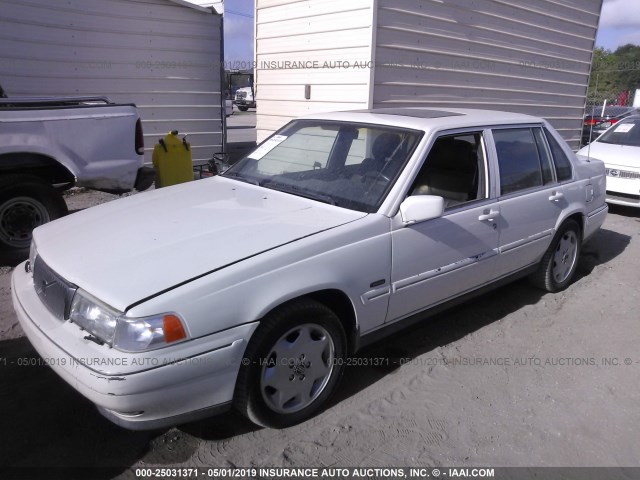 YV1KS9600W1126242 - 1998 VOLVO S90 WHITE photo 2