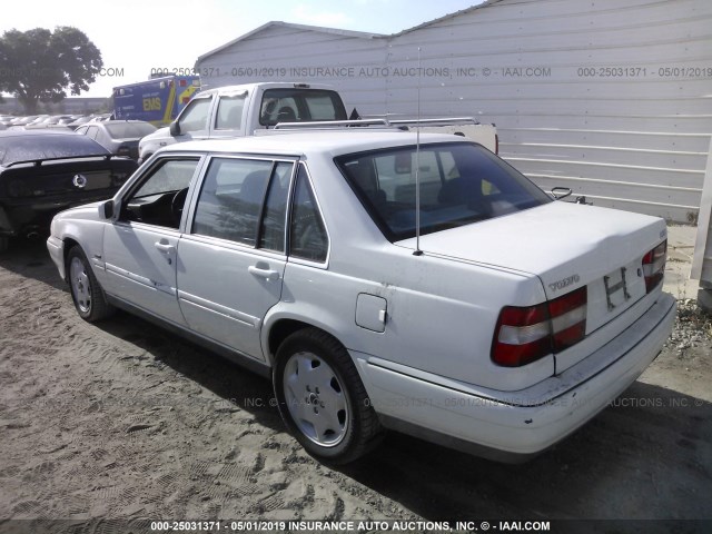 YV1KS9600W1126242 - 1998 VOLVO S90 WHITE photo 3