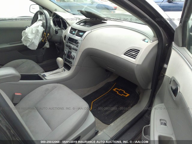 1G1ZB5EB8AF227131 - 2010 CHEVROLET MALIBU LS GRAY photo 5