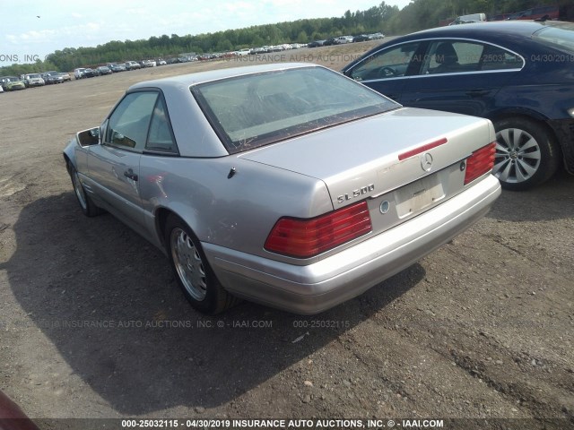 WDBFA67F7WF159154 - 1998 MERCEDES-BENZ SL 500 SILVER photo 3