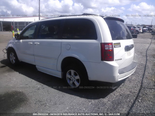 2D4RN5D14AR209874 - 2010 DODGE GRAND CARAVAN SXT WHITE photo 3