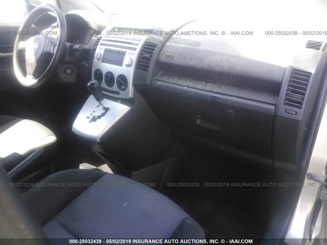 JM1CR29L170139303 - 2007 MAZDA 5 SILVER photo 5