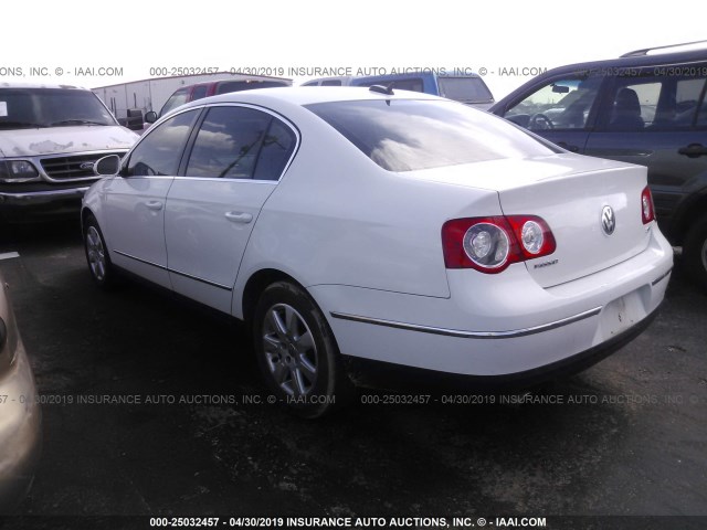 WVWAK73CX6P073700 - 2006 VOLKSWAGEN PASSAT 2.0T/2.0T VALUE WHITE photo 3