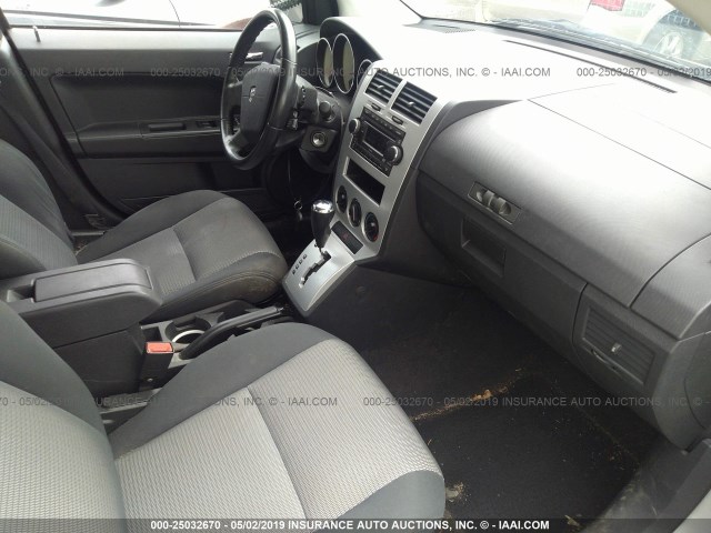 1B3HB48B48D580949 - 2008 DODGE CALIBER SXT SILVER photo 5