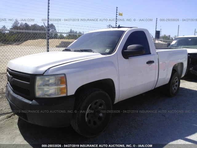 1GCEC14X38Z170936 - 2008 CHEVROLET SILVERADO C1500 WHITE photo 2