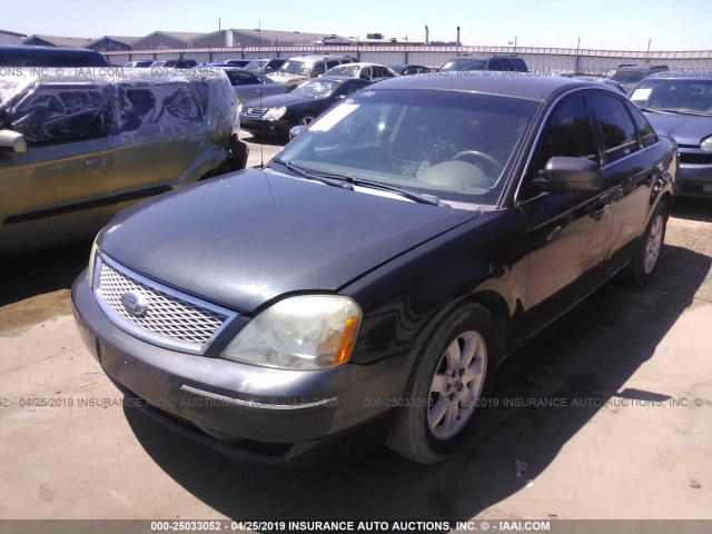 1FAHP27167G132261 - 2007 FORD FIVE HUNDRED SEL GRAY photo 2