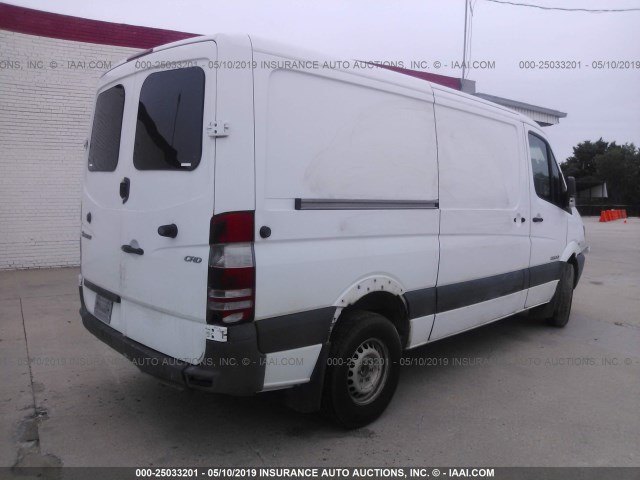 WD0PE745185247693 - 2008 DODGE SPRINTER 2500 WHITE photo 4