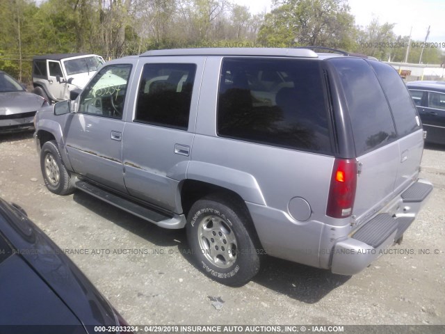 1GKEK63R0YR193419 - 2000 GMC DENALI SILVER photo 3