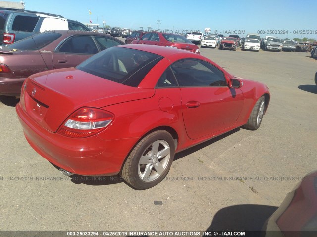 WDBWK54F98F184426 - 2008 MERCEDES-BENZ SLK 280 RED photo 4