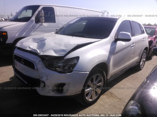 4A4AP3AU3FE027071 - 2015 MITSUBISHI OUTLANDER SPORT ES WHITE photo 2