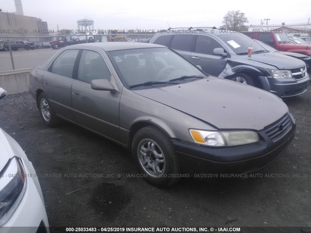 4T1BG22K9XU885649 - 1999 TOYOTA CAMRY CE/LE/XLE 金色 照片 1