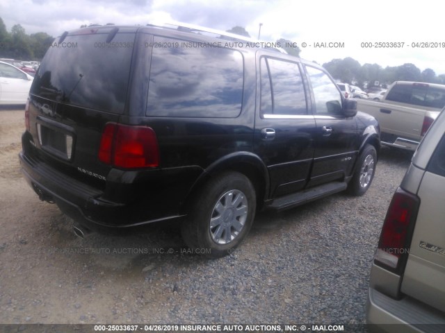 5LMFU28R44LJ29367 - 2004 LINCOLN NAVIGATOR BLACK photo 4
