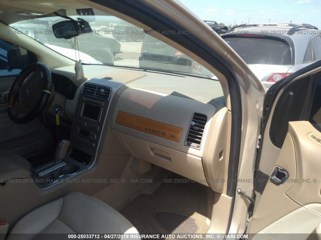 2LMDU68CX7BJ36863 - 2007 LINCOLN MKX GOLD photo 5