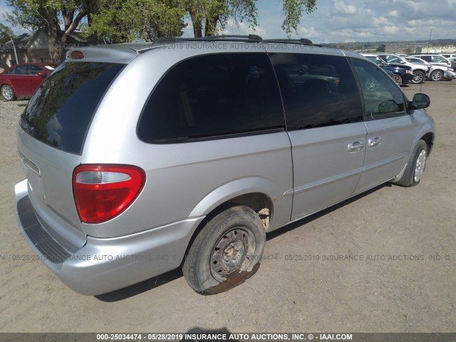 2C4GP44382R706762 - 2002 CHRYSLER TOWN & COUNTRY LX SILVER photo 4