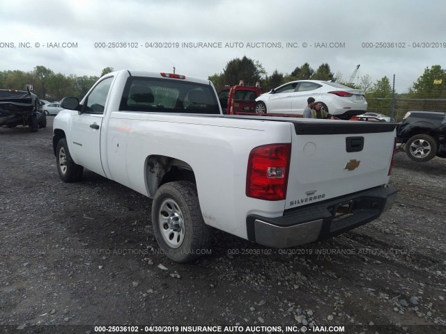 1GCNCPEX6BZ420209 - 2011 CHEVROLET SILVERADO C1500 WHITE photo 3