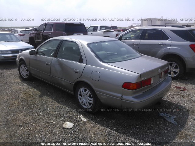 JT2BG22K0Y0450198 - 2000 TOYOTA CAMRY CE/LE/XLE GRAY photo 3