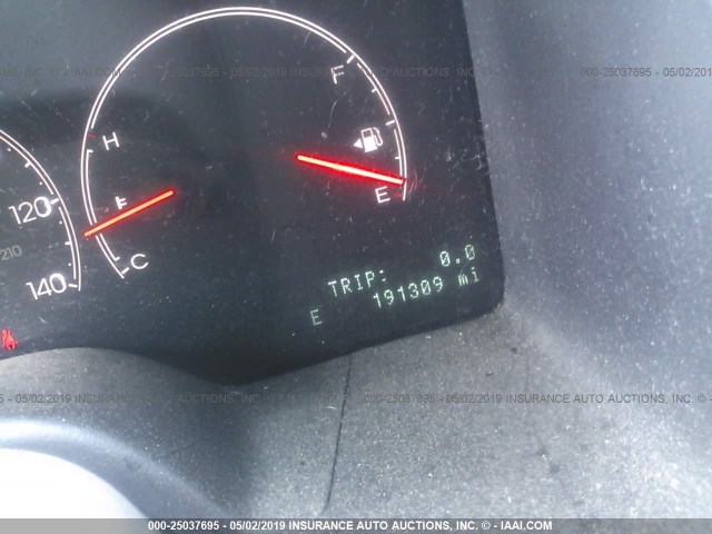 5LMFU28RX4LJ04196 - 2004 LINCOLN NAVIGATOR 黑色 照片 7