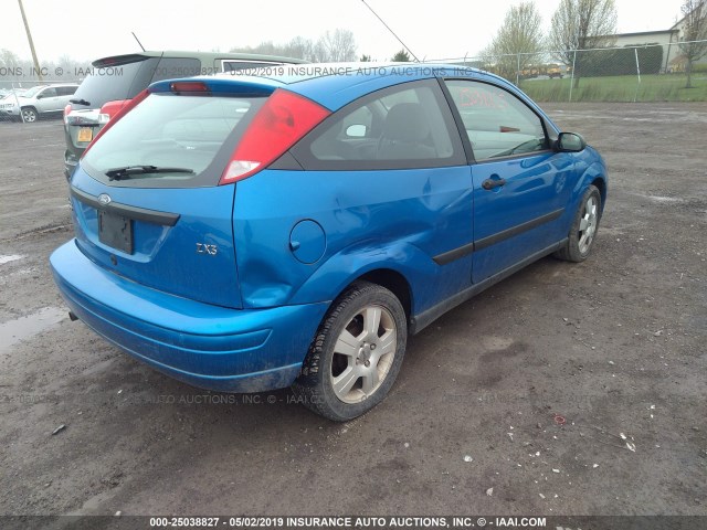 3FAFP31321R247186 - 2001 FORD FOCUS ZX3 BLUE photo 4