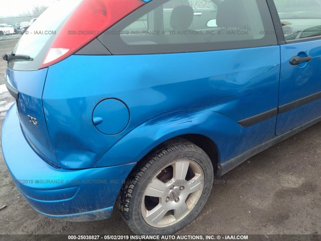 3FAFP31321R247186 - 2001 FORD FOCUS ZX3 BLUE photo 6