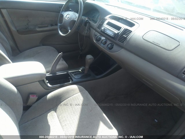 JTDBE32K730158947 - 2003 TOYOTA CAMRY LE/XLE Mavi foto 5
