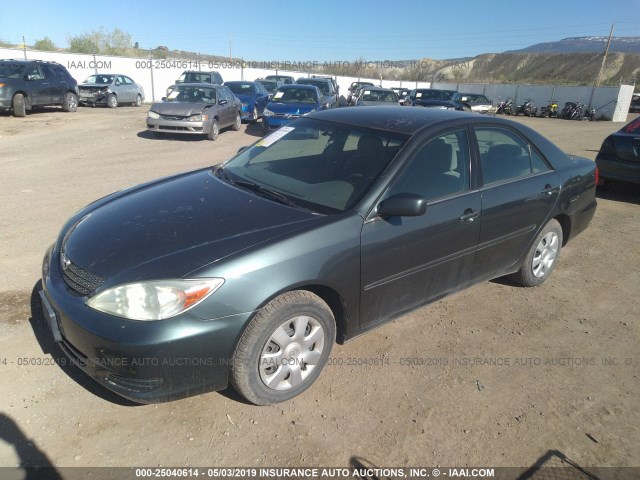 4T1BE32K32U542159 - 2002 TOYOTA CAMRY LE/XLE/SE GREEN photo 2