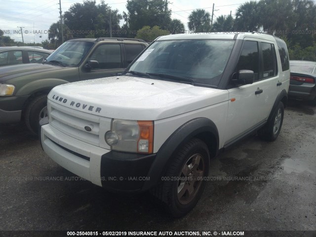 SALAD24475A339849 - 2005 LAND ROVER LR3 SE WHITE photo 2