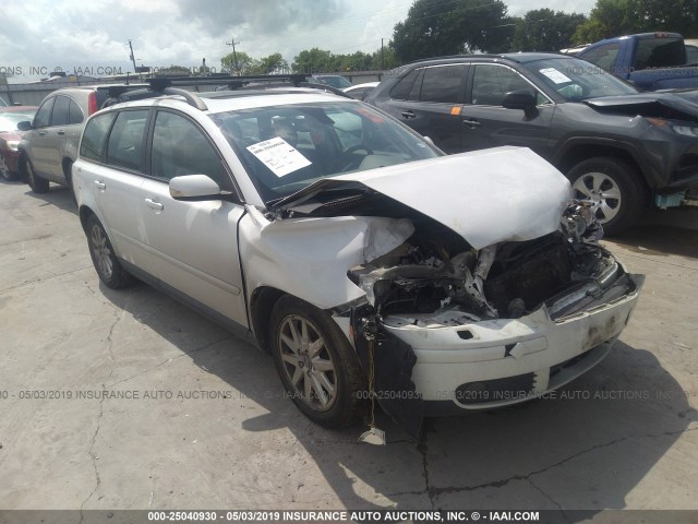 YV1MW682762158996 - 2006 VOLVO V50 T5 WHITE photo 1