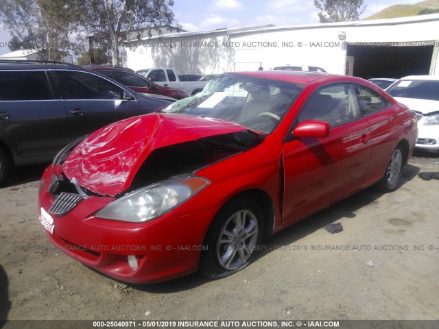 4T1CE30P25U523612 - 2005 TOYOTA CAMRY SOLARA SE/SLE RED photo 2