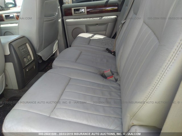 5LMFU28525LJ02893 - 2005 LINCOLN NAVIGATOR 黑色 照片 8