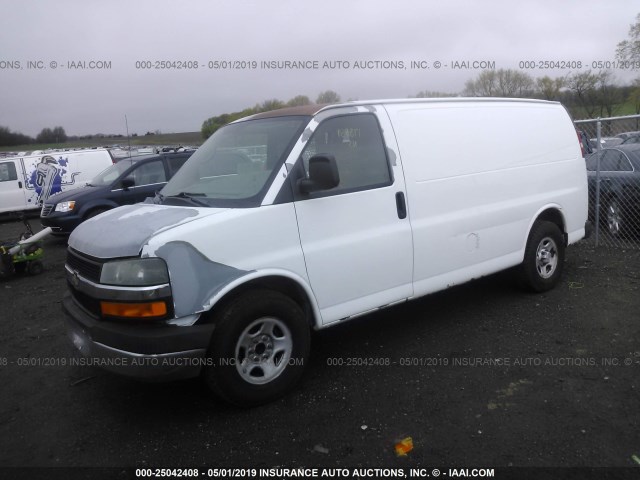 1GCFG15X461213960 - 2006 CHEVROLET EXPRESS G1500  WHITE photo 2