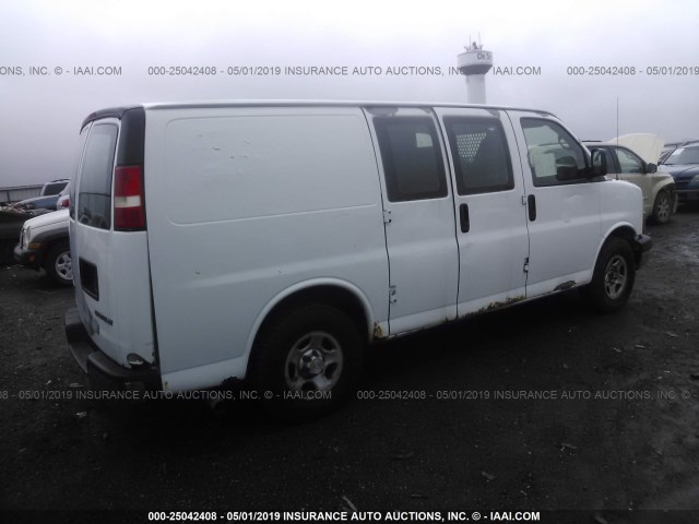 1GCFG15X461213960 - 2006 CHEVROLET EXPRESS G1500  WHITE photo 4