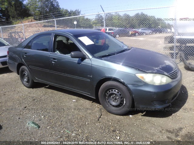 4T1BE32K35U007868 - 2005 TOYOTA CAMRY LE/XLE/SE GREEN photo 1