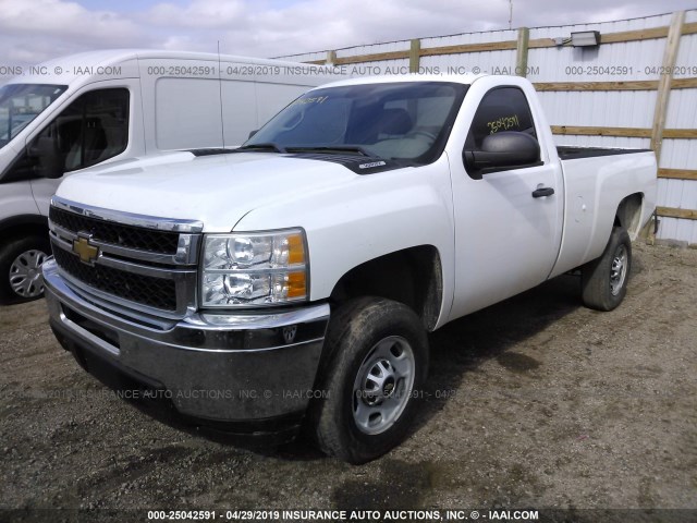 1GC0CVCG2BF230765 - 2011 CHEVROLET SILVERADO C2500 HEAVY DUTY WHITE photo 2