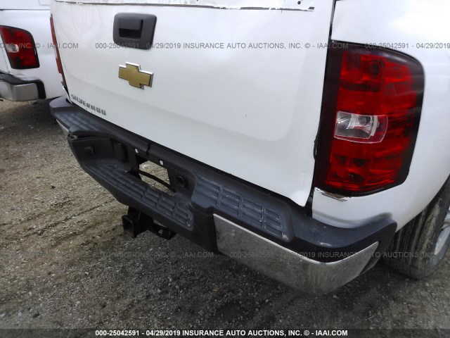 1GC0CVCG2BF230765 - 2011 CHEVROLET SILVERADO C2500 HEAVY DUTY WHITE photo 6