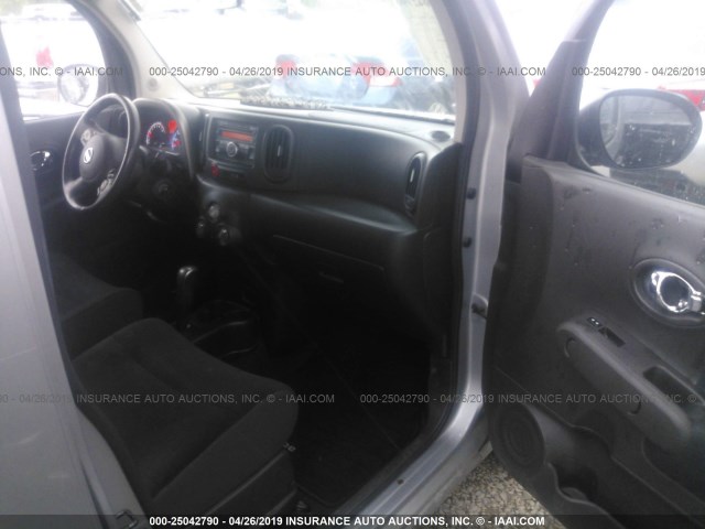 JN8AZ2KR4AT159383 - 2010 NISSAN CUBE S/SL/KROM SILVER photo 5