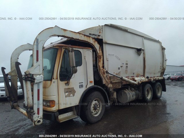 1FVHCFDC95RV49642 - 2005 FREIGHTLINER COE CONDOR WHITE photo 2