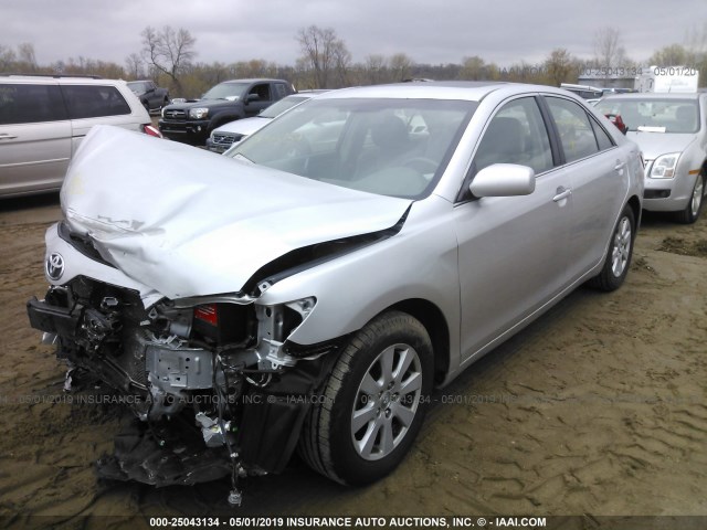 4T1BE46K69U400656 - 2009 TOYOTA CAMRY SE/LE/XLE SILVER photo 2