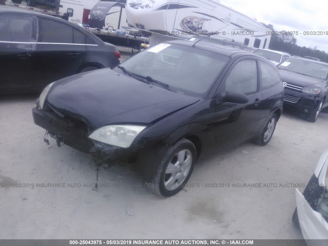 3FAFP31N55R128961 - 2005 FORD FOCUS ZX3 BLACK photo 2