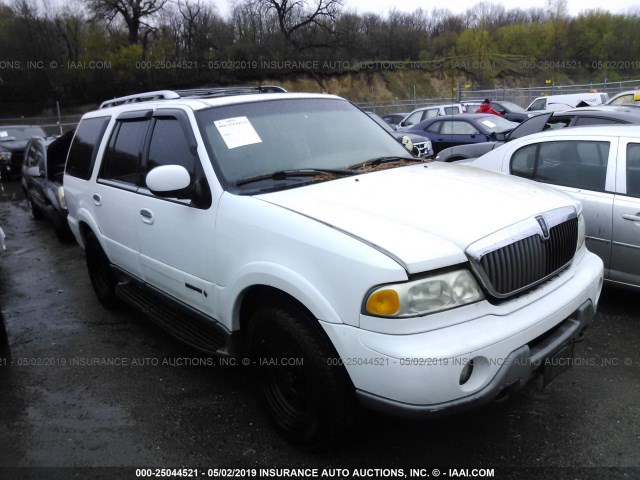 5LMFU28R51LJ13321 - 2001 LINCOLN NAVIGATOR Blanc photo 1