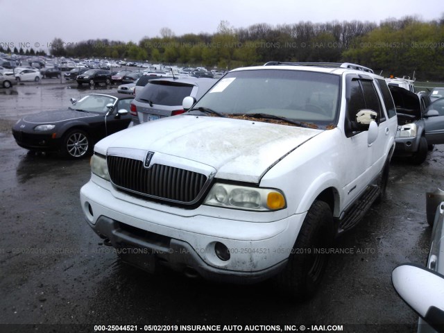 5LMFU28R51LJ13321 - 2001 LINCOLN NAVIGATOR Blanc photo 2