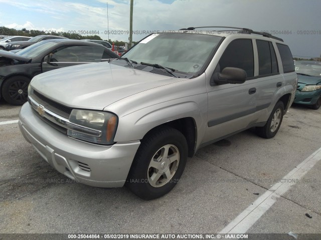 1GNDT13S152284298 - 2005 CHEVROLET TRAILBLAZER LS/LT TAN photo 2