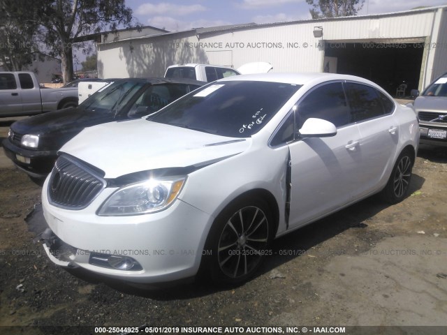 1G4PR5SK8H4114117 - 2017 BUICK VERANO SPORT TOURING WHITE photo 2