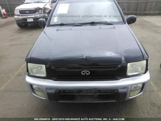 JNRAR07Y4YW084015 - 2000 INFINITI QX4 BLACK photo 6