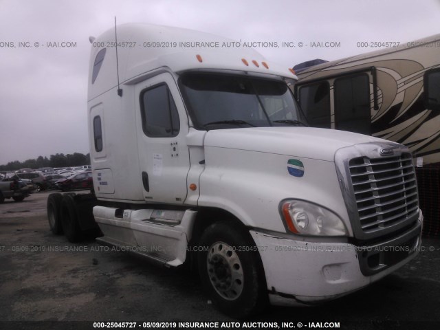 1FUJGLDR8CSBE9203 - 2012 FREIGHTLINER CASCADIA 125  WHITE photo 1