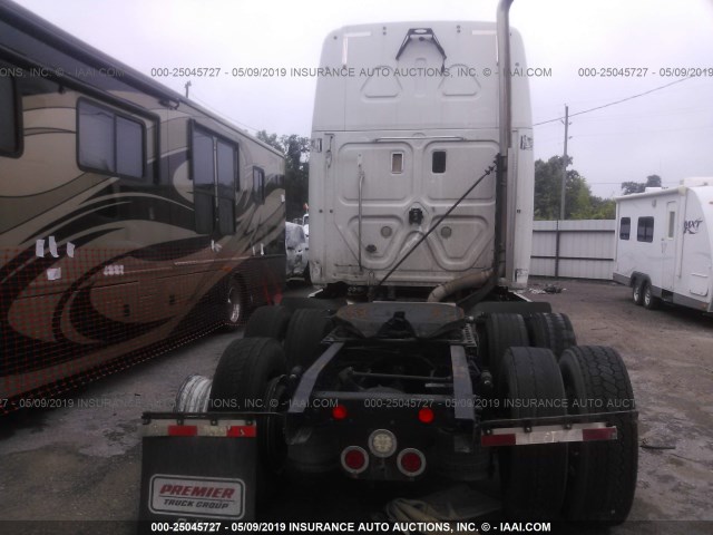 1FUJGLDR8CSBE9203 - 2012 FREIGHTLINER CASCADIA 125  WHITE photo 8