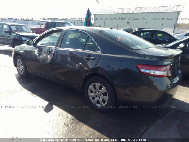 4T1BF3EK6BU746172 - 2011 TOYOTA CAMRY SE/LE/XLE GRAY photo 3